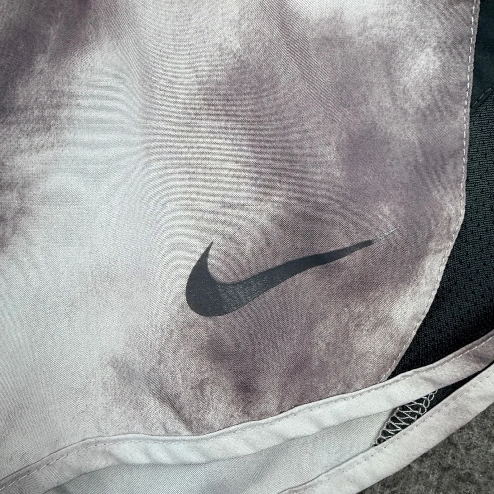 Nike‎ Running Shorts Womens XS Gray Tie Dye Dri-FIT 10k Athletic CZ9624-077